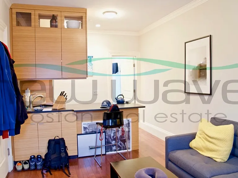 98 Myrtle St #3 — Photo 2