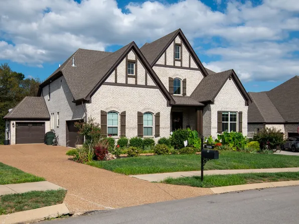1026 Brighton Ln, Gallatin, TN 37066