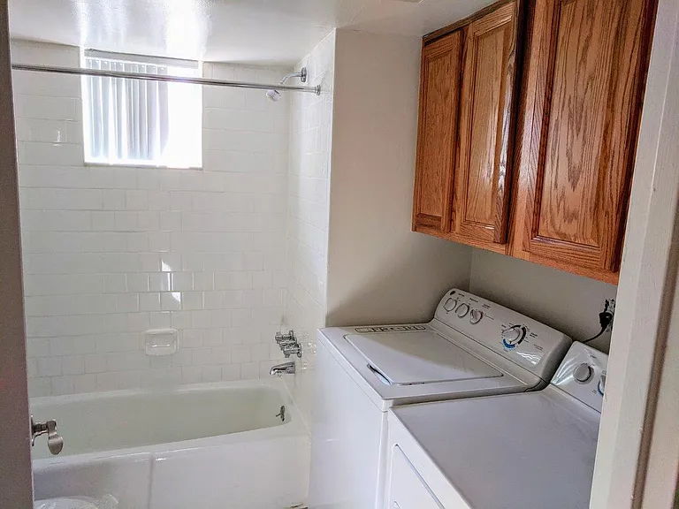 Curren Terrace Apartment Homes — Photo 9