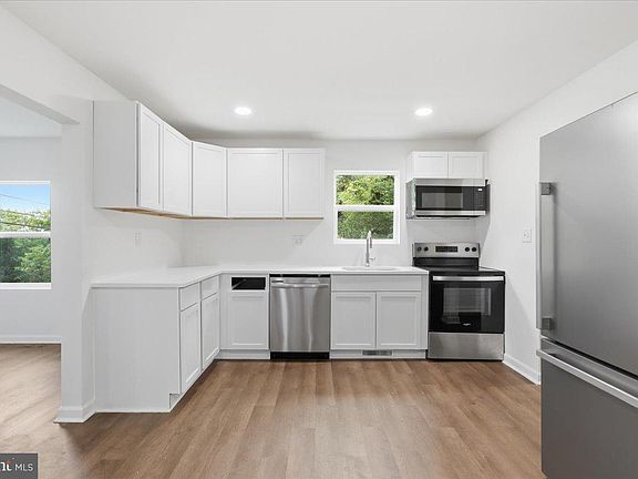 3rd image of 2810 N Frederick Pike