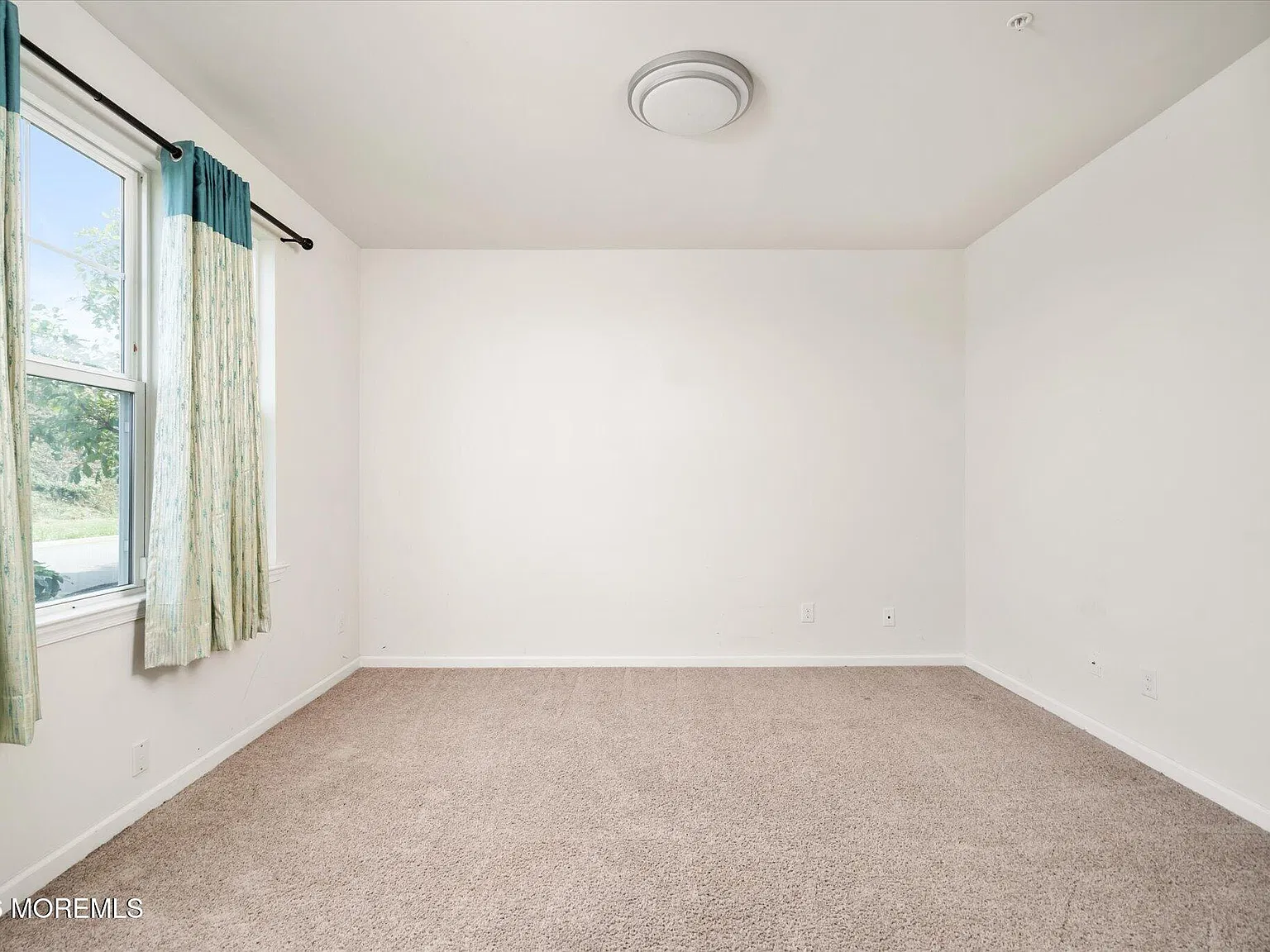 3 bed, 4.0 bath, 2240 sqft, $4,000 — Photo 4