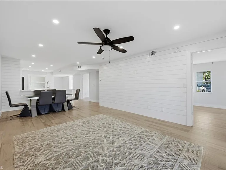1330 Derbyshire Ct #E-101 — Photo 11