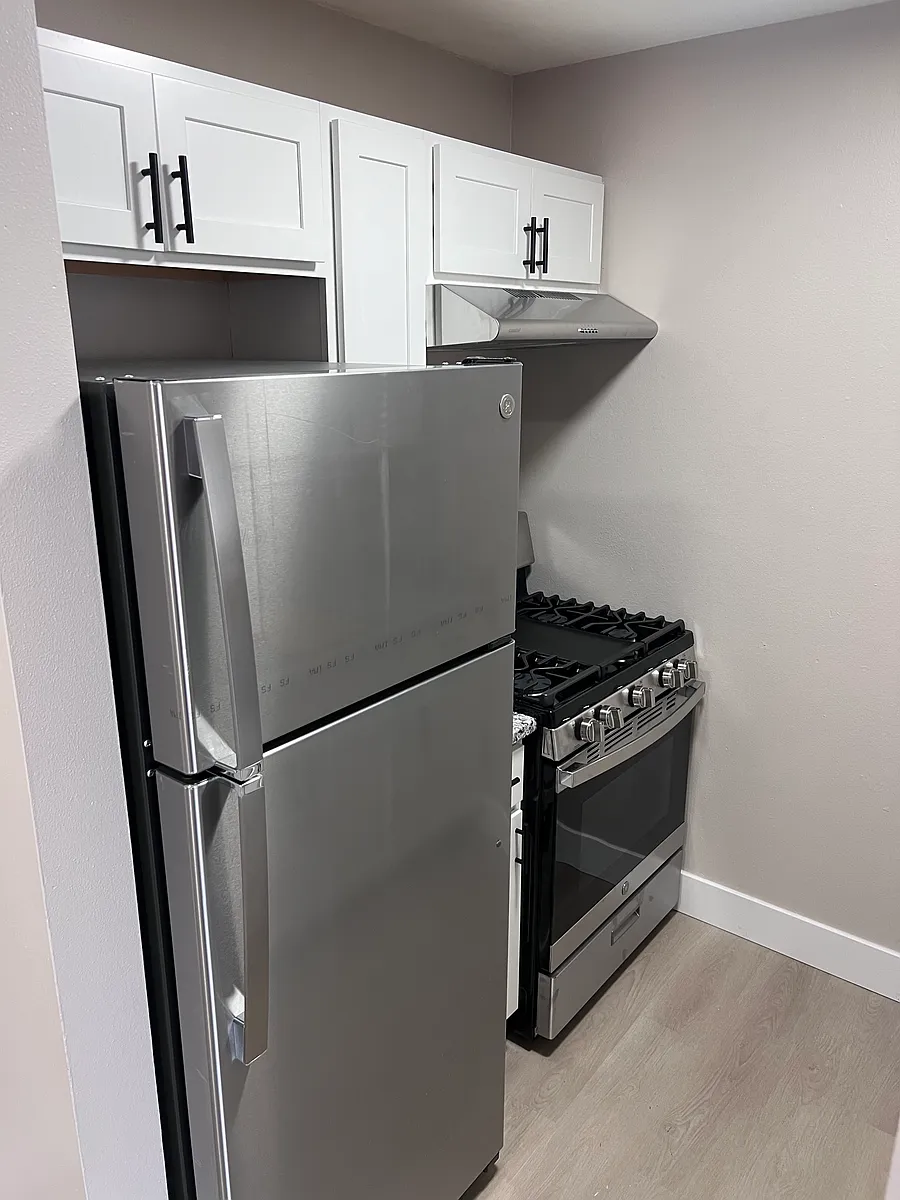Building Photo - 3106 W Greenfield Ave #105