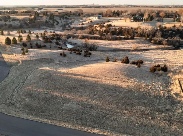 Hadley Ln, Sioux Falls, SD 57108