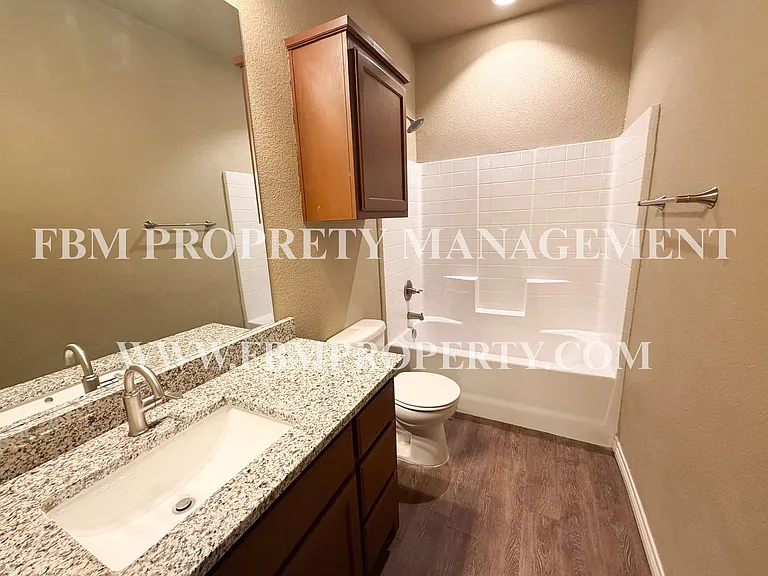 472 Pecan Hollow St — Photo 14