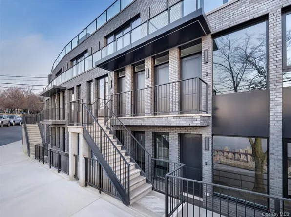 21-31 Shore Blvd #2A, Astoria, NY 11105