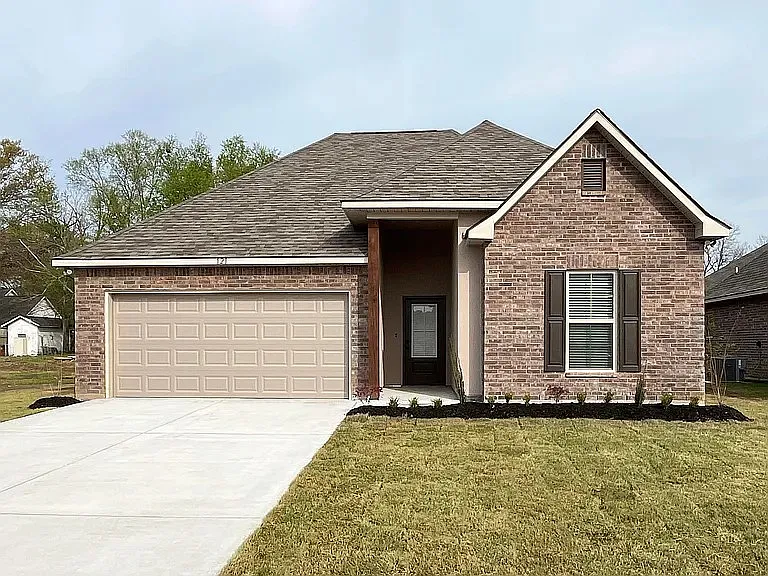 121 Dutchman Dr — Photo 1