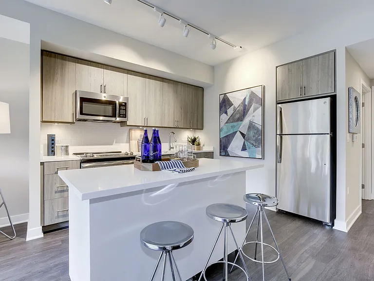 One-bedroom kitchen