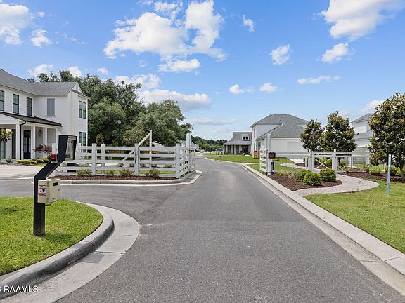 3rd image of 108 Shadow Bend Dr
