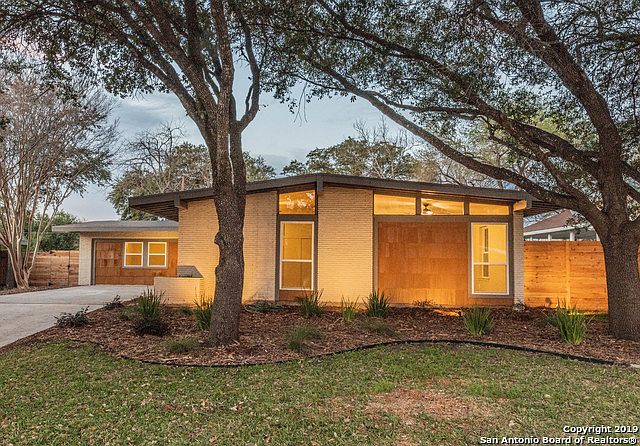 1st image of 207 Springwood Ln