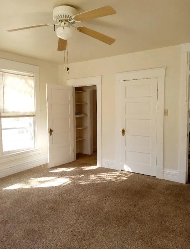1 bed, 300 sqft, $900 — Photo 1