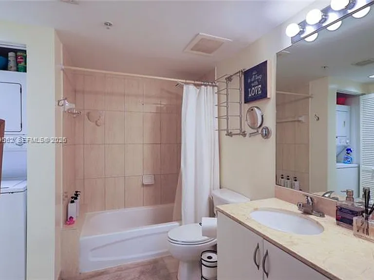 1750 N Bayshore Dr #1711 — Photo 27