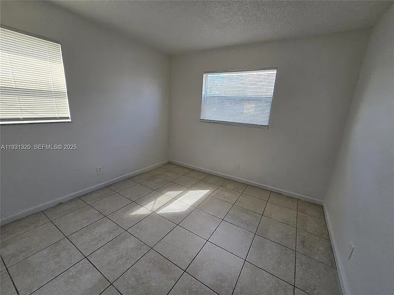 401 SW 13th Pl #712 — Photo 7
