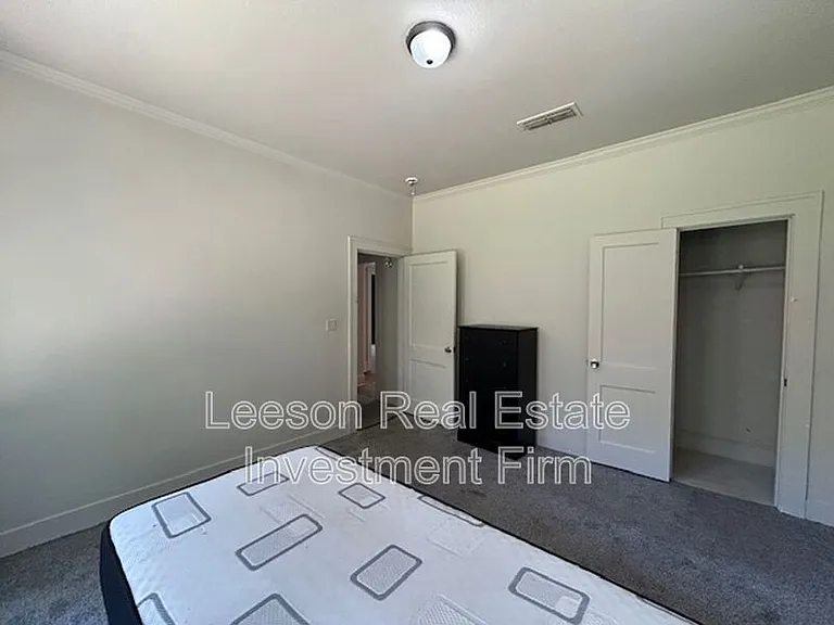 142 E Jordan St — Photo 19