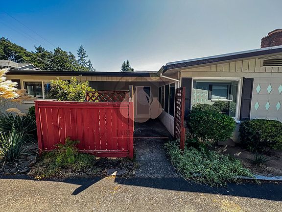 2nd image of 480-496 Ratcliff Dr SE