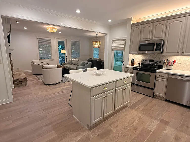 1140 Starboard Dr — Photo 2