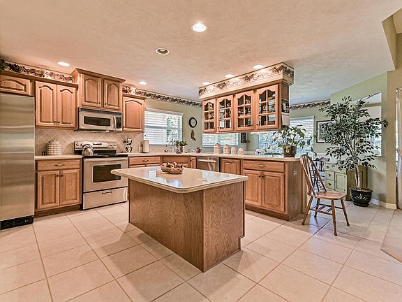 3rd image of 21 Kingsbridge Crossing Dr
