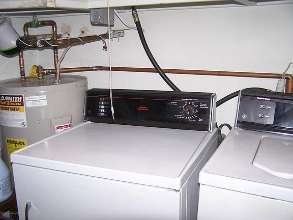 5th image of 346A Dorchester Dr #100A