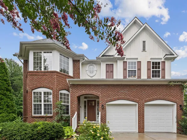 2900 Northop Ct, Raleigh, NC 27614