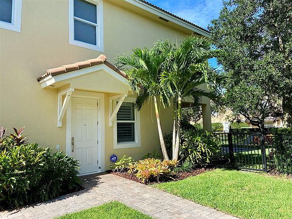 4th image of 4652 Cadiz Circle