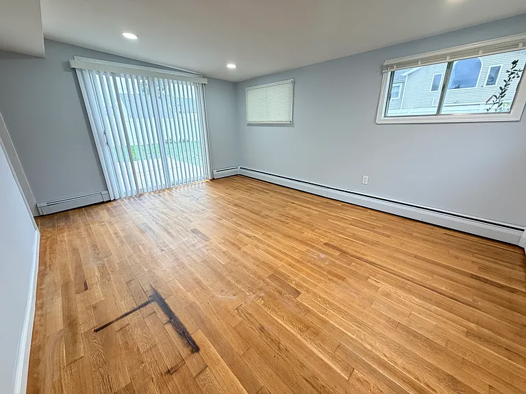 190 Meridian Rd — Photo 9