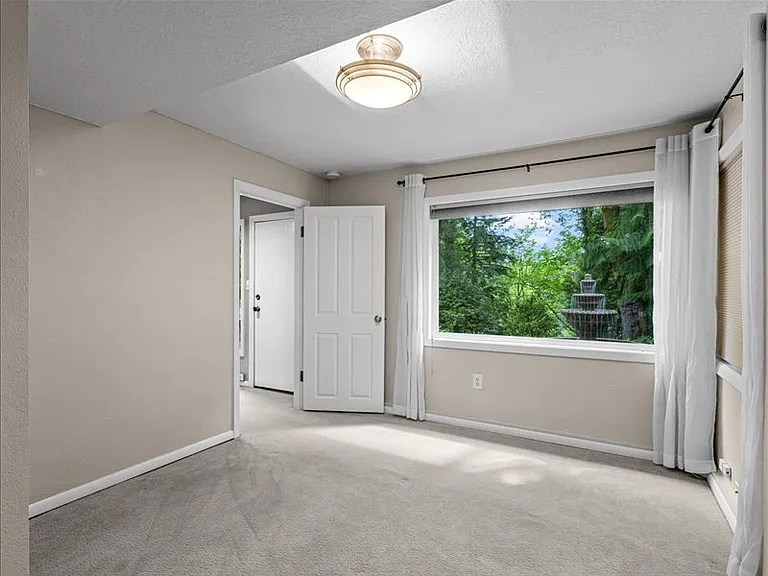 934 SW Cheltenham St — Photo 19