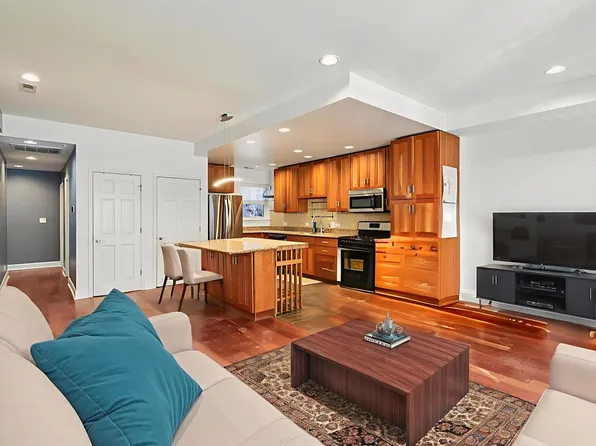7622 N Greenview Ave Unit 2N-2, Chicago, IL 60626