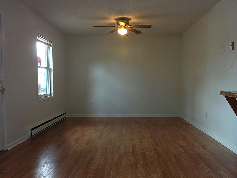 1st image of 115 Rogers Dr APT 6