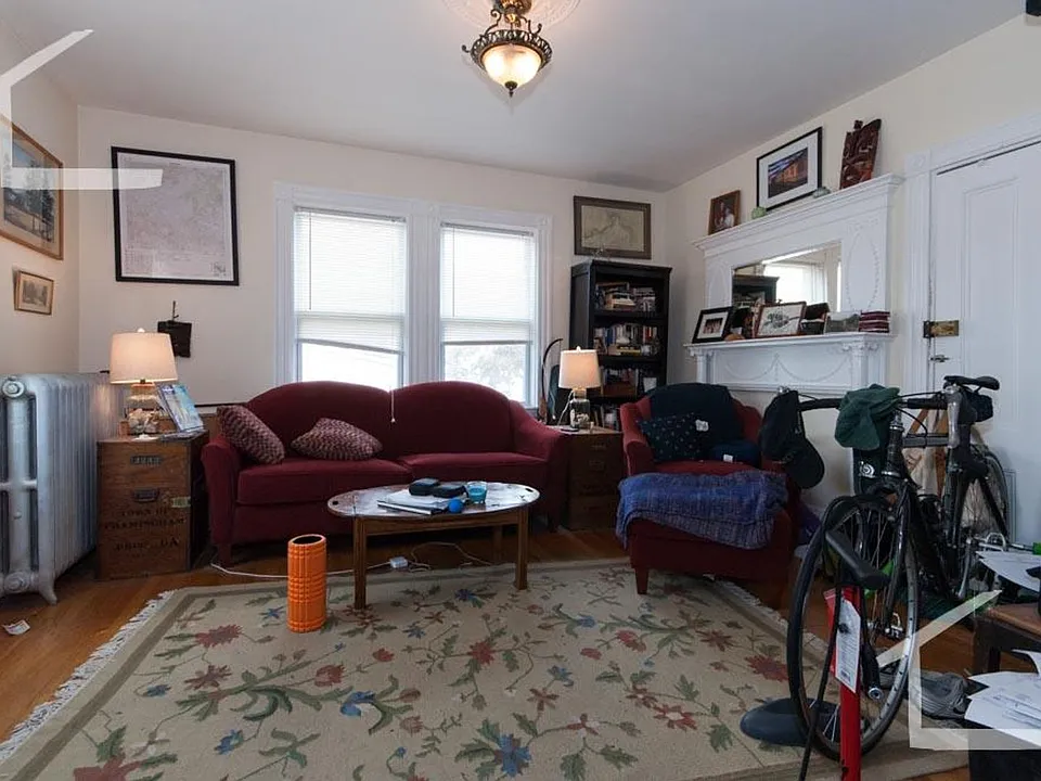 60 Dustin St #2