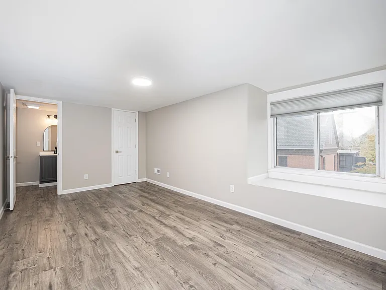 737 Franklin Ave #8 — Photo 12