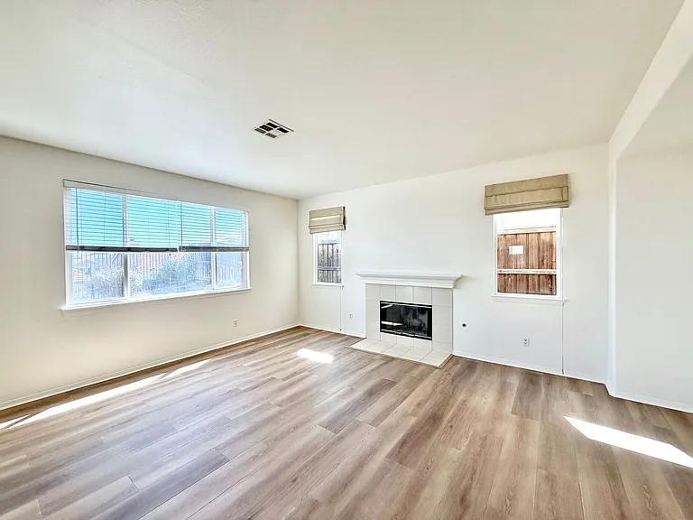 31409 Orchard Ln — Photo 11