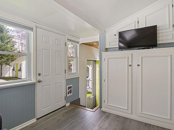 4th image of 296 Wadleigh Pond Road