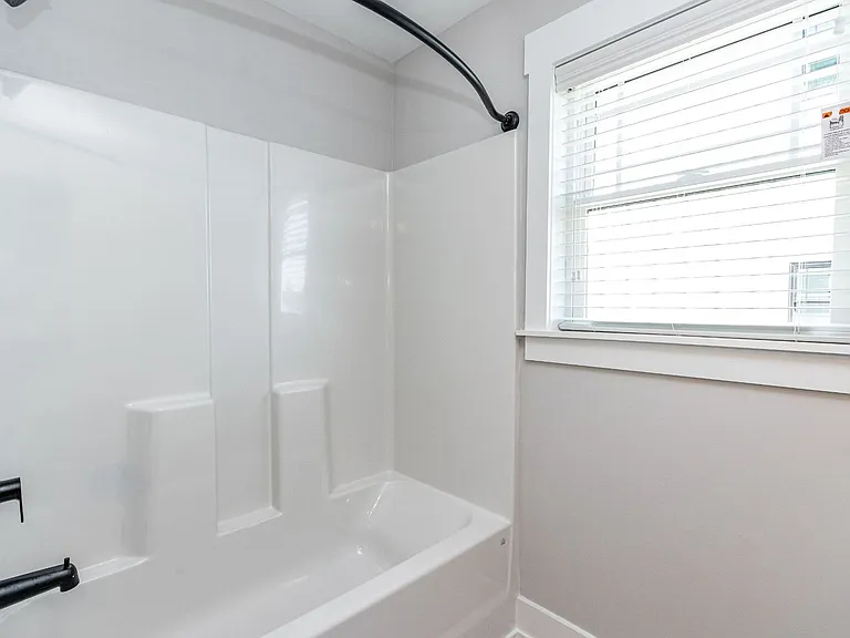813 N O'Neil Street — Photo 8