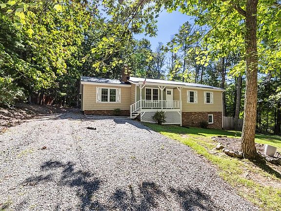 4th image of 366 Crimson Ln