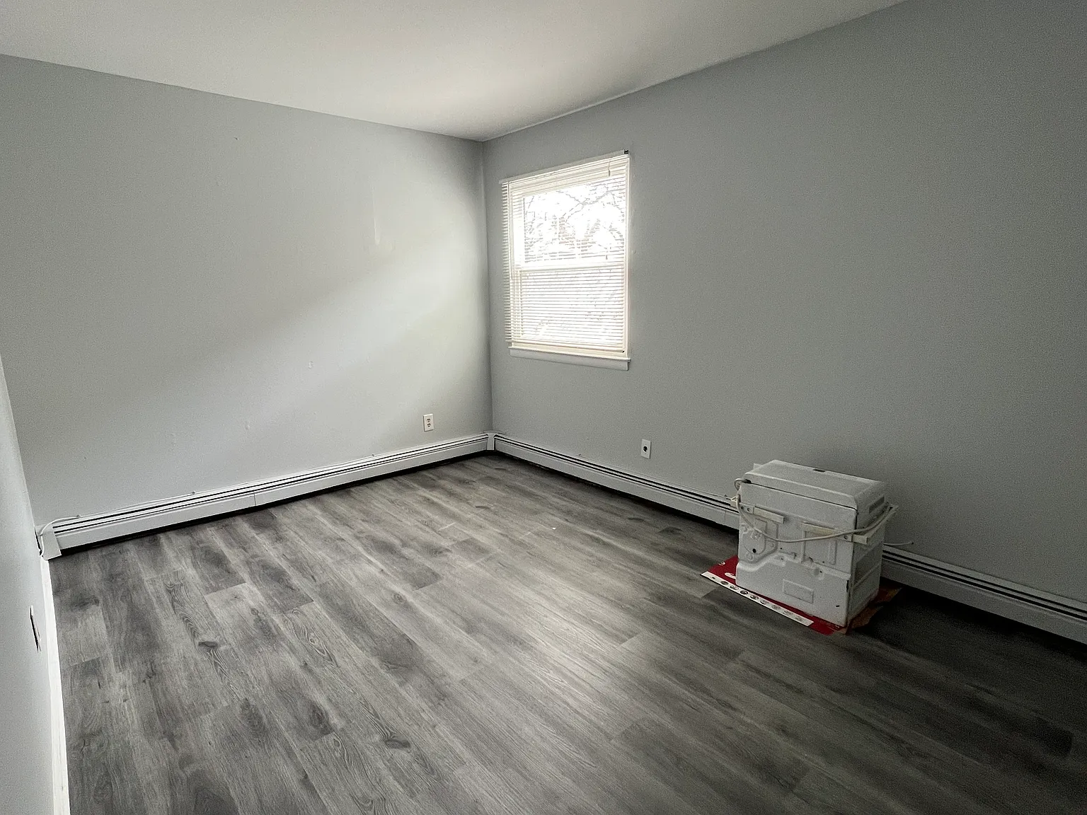 325 Simonson Ave — Photo 4