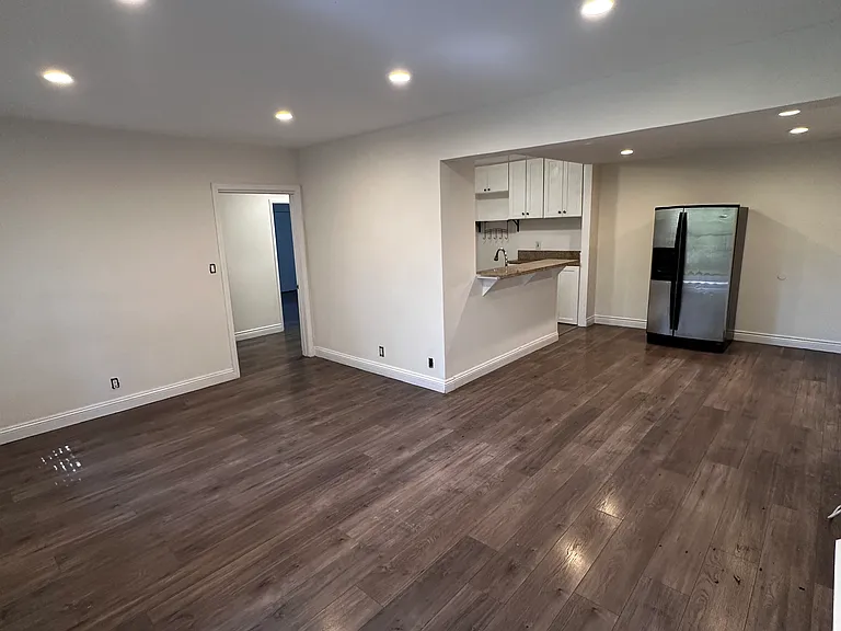 2073 Ivar Ave #2 — Photo 4