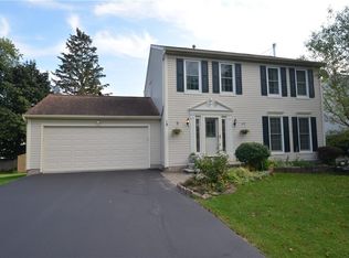 18 Constitution Cir, Rochester, NY 14624