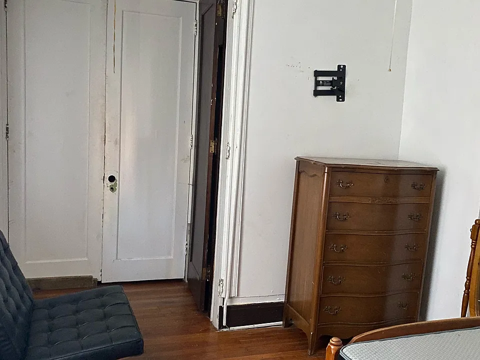 27 S West St #6