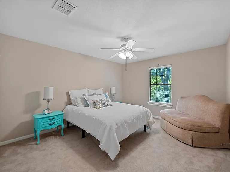 2823 Savannah Ct — Photo 13