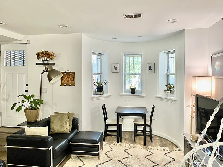 223 Florida Ave NW #1 — Photo 7