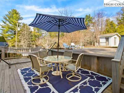 33 Royal Pines Loop, Newland, NC, 28657