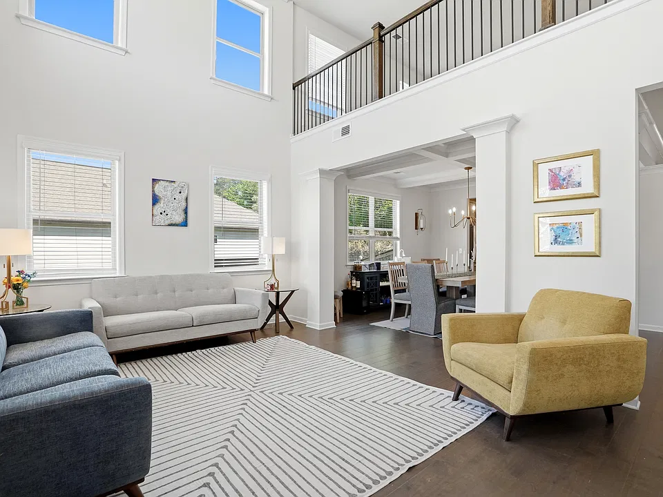 2715 Ridge Manor Dr