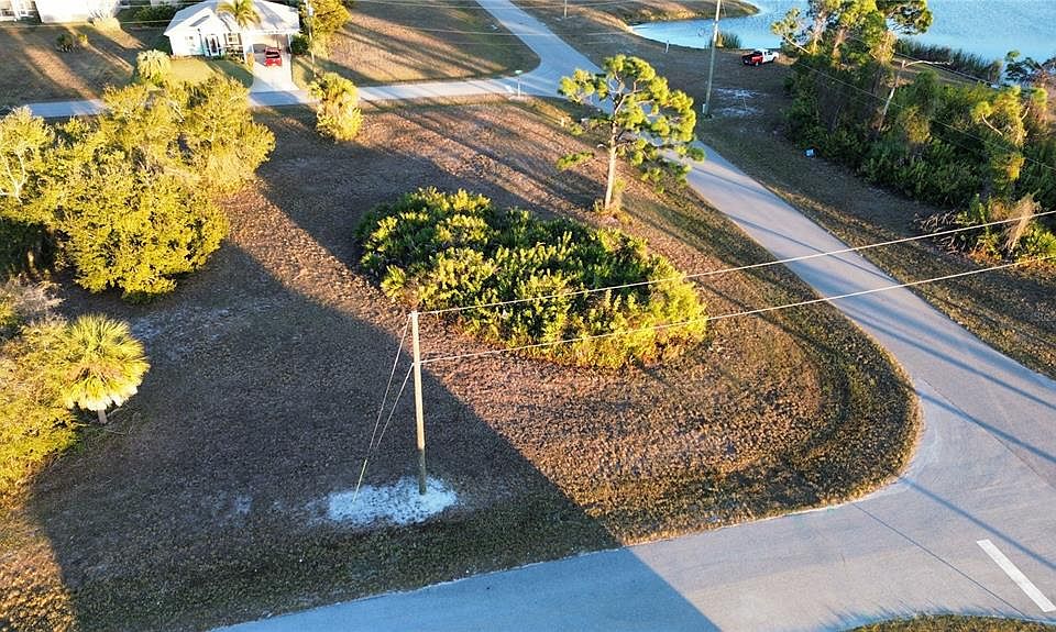 1st image of 19 Reef Ct #40