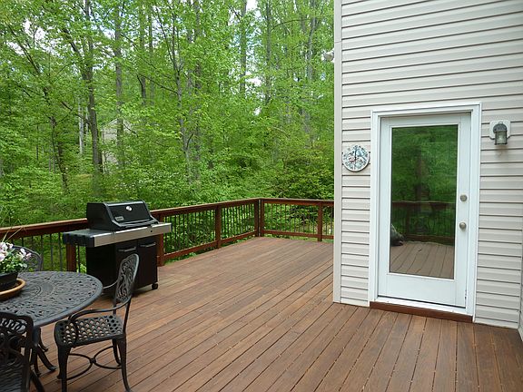 Private Deck off Kitchen!