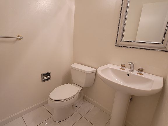 5th image of 128 Beach Park Blvd