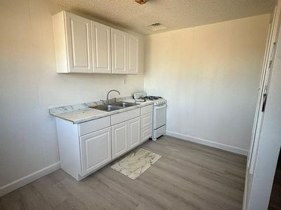 2nd image of 451 W Yermo Rd #C