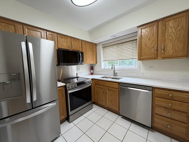 337 N Carter St #202 — Photo 5