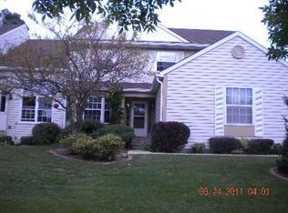 593 Ascot Ln, Streamwood, IL
