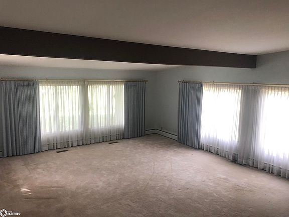 4th image of 1610 Terrace Blvd