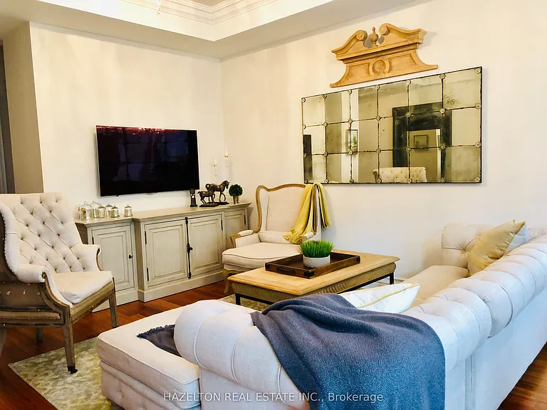 68 Yorkville Ave #608 — Photo 1